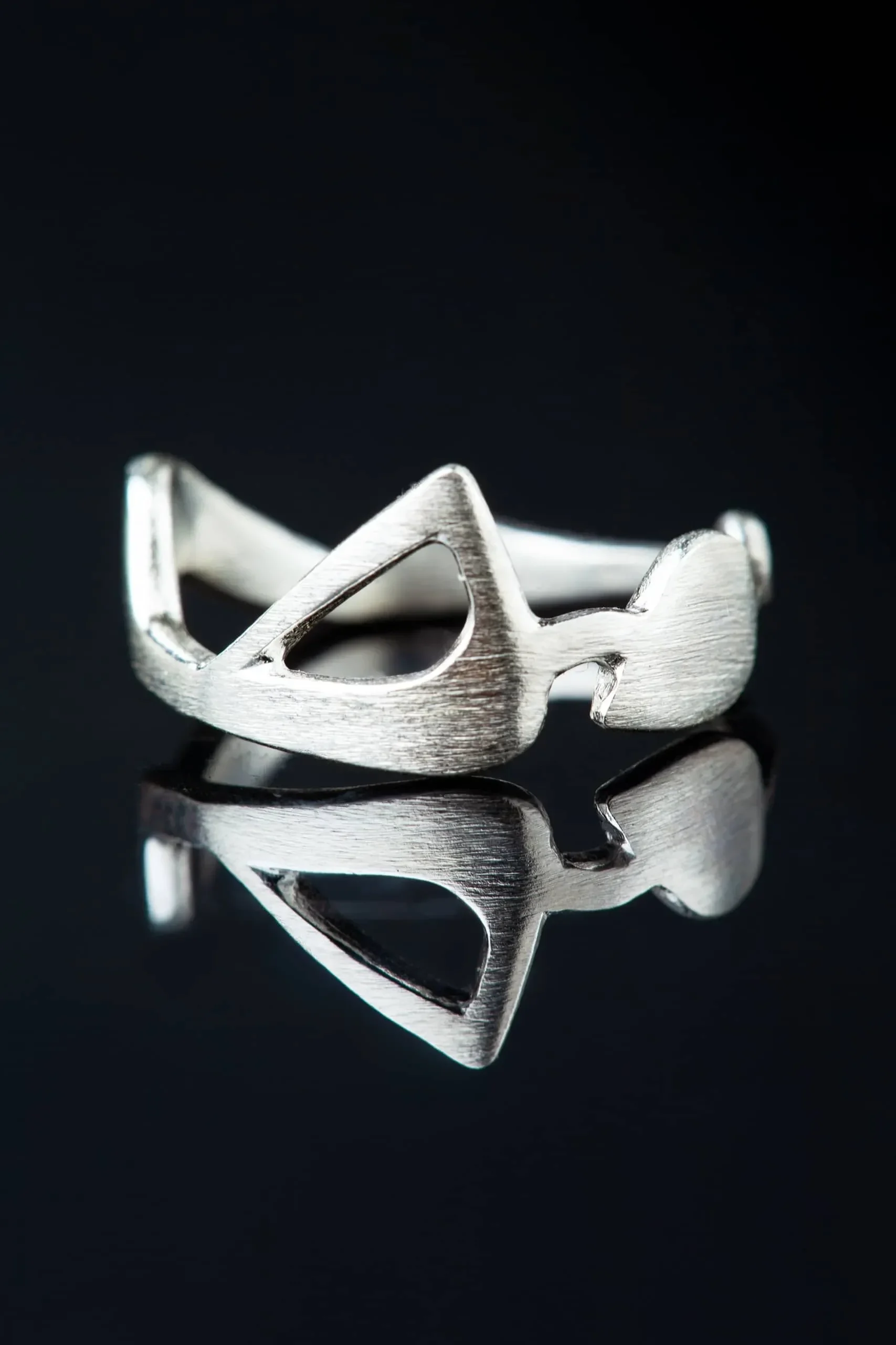 Handmade Jewellery | Figure silver ring gallery 1