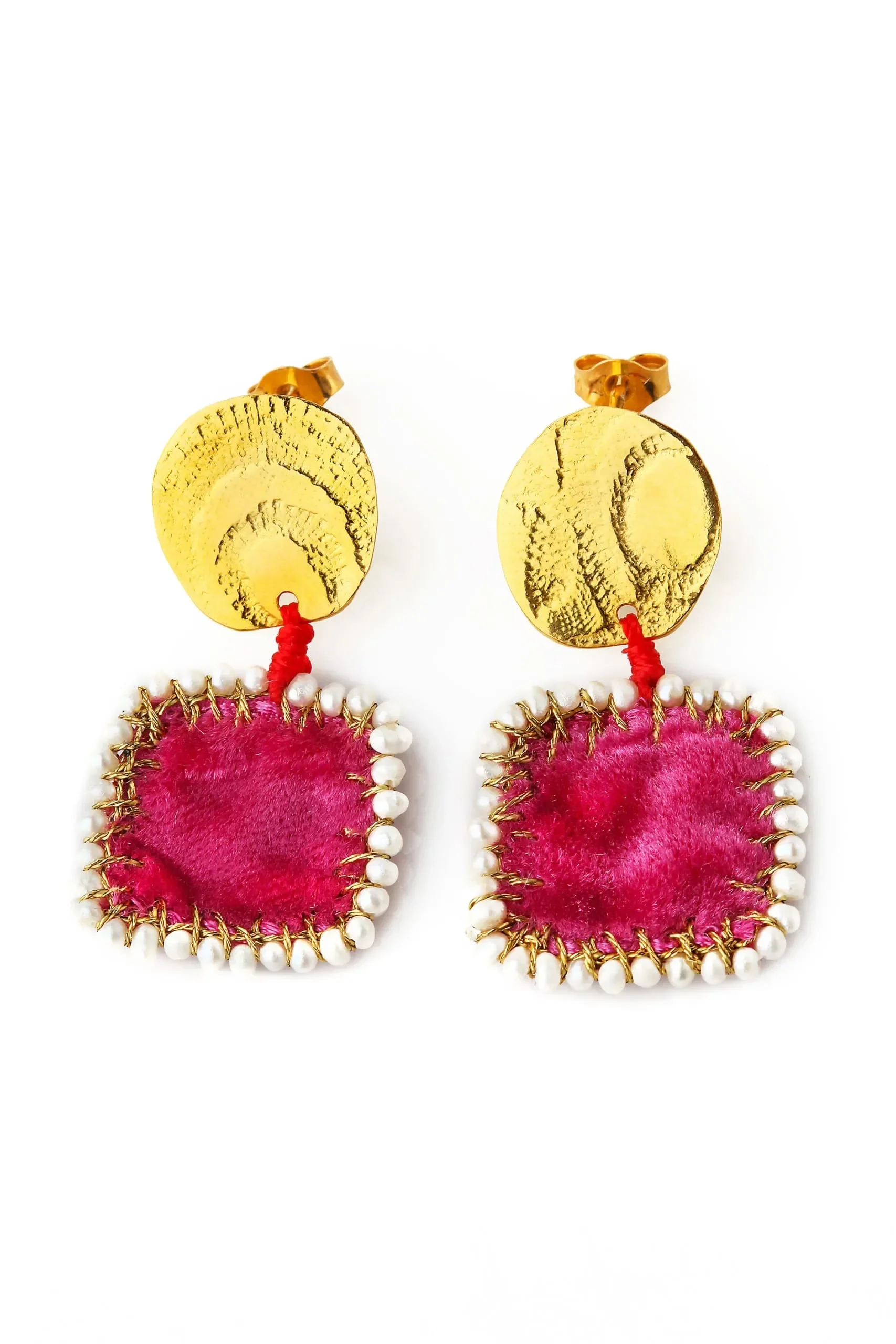 Gold plated silver earrings with pearls and velvet