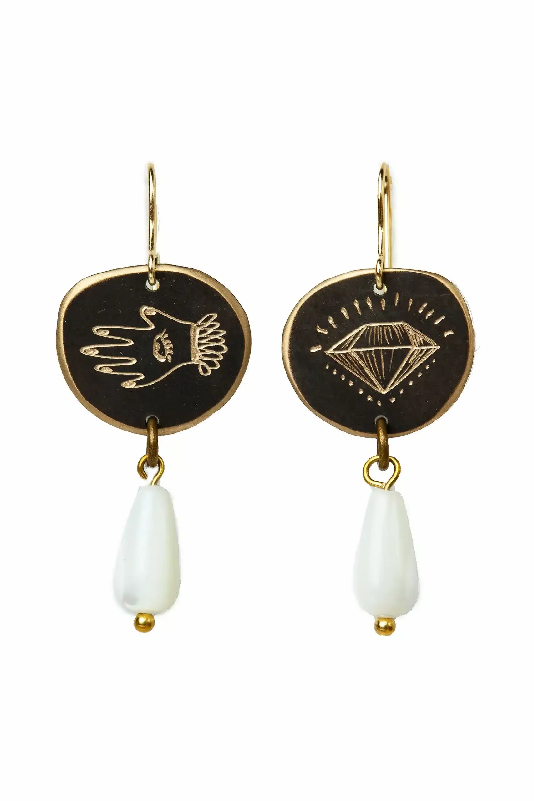 Handmade Jewellery | Engraved bronze earrings with mother of pearl main