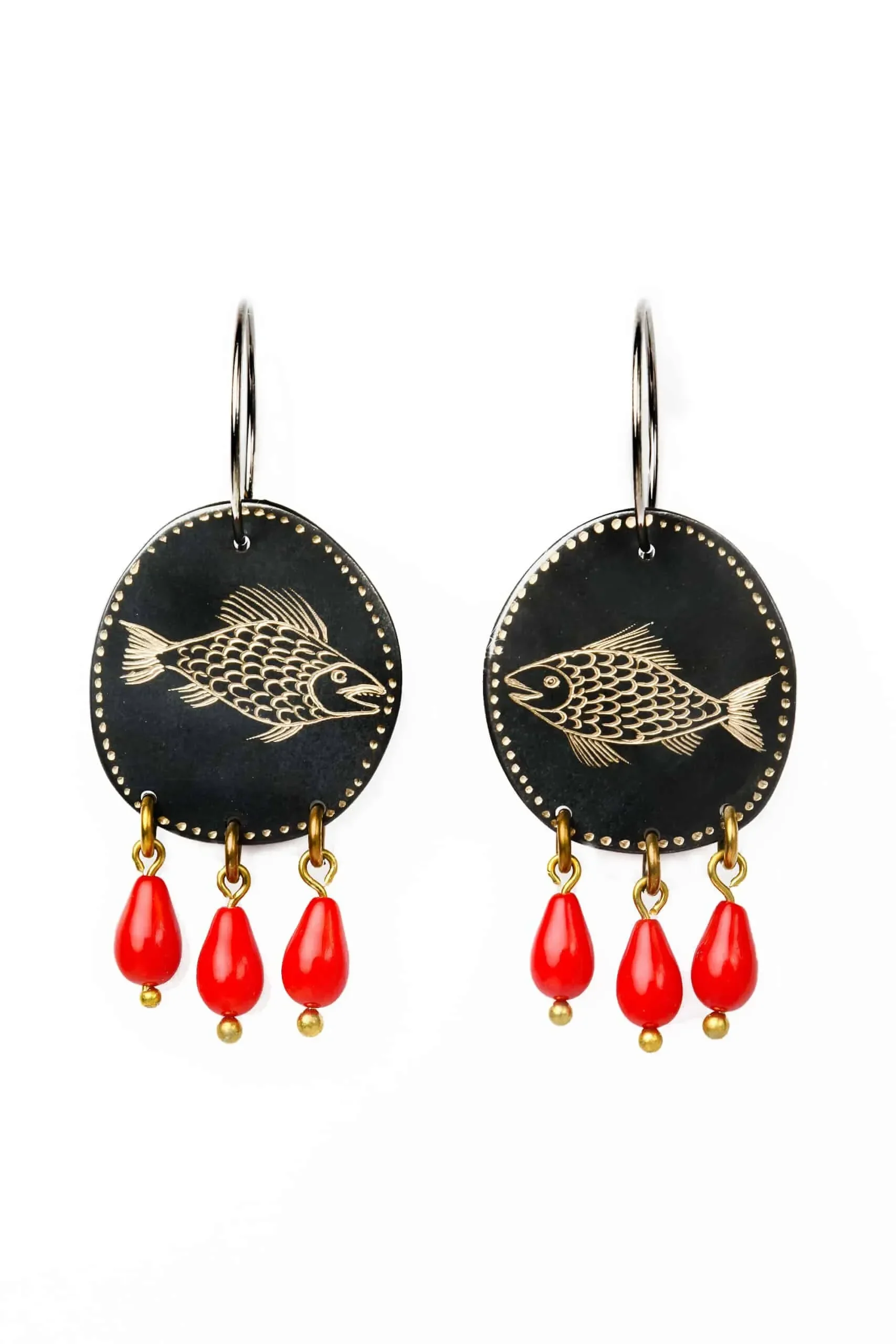 Handmade Jewellery | Fish engraved bronze earrings with coral main