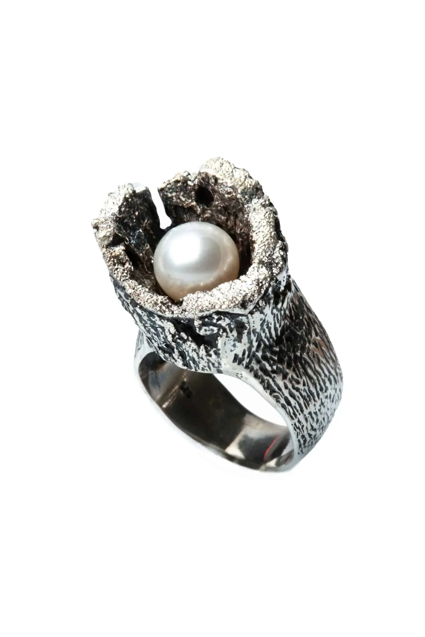 Handmade Jewellery | Antique silver ring with diamond dust and pearl main