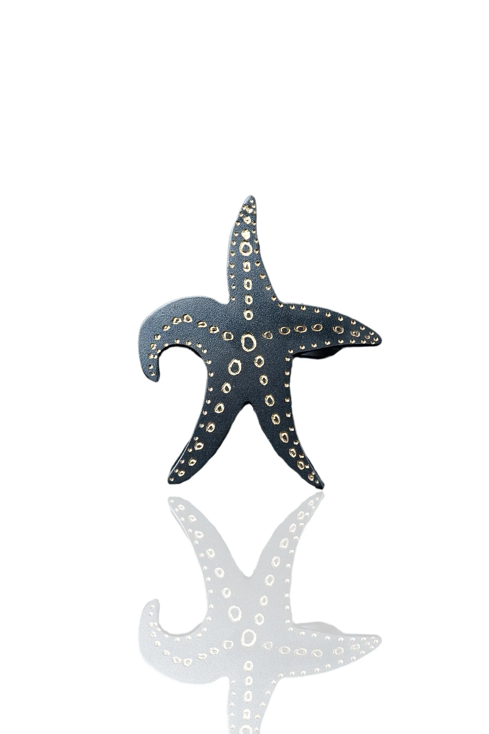 Starfish engraved bronze ring