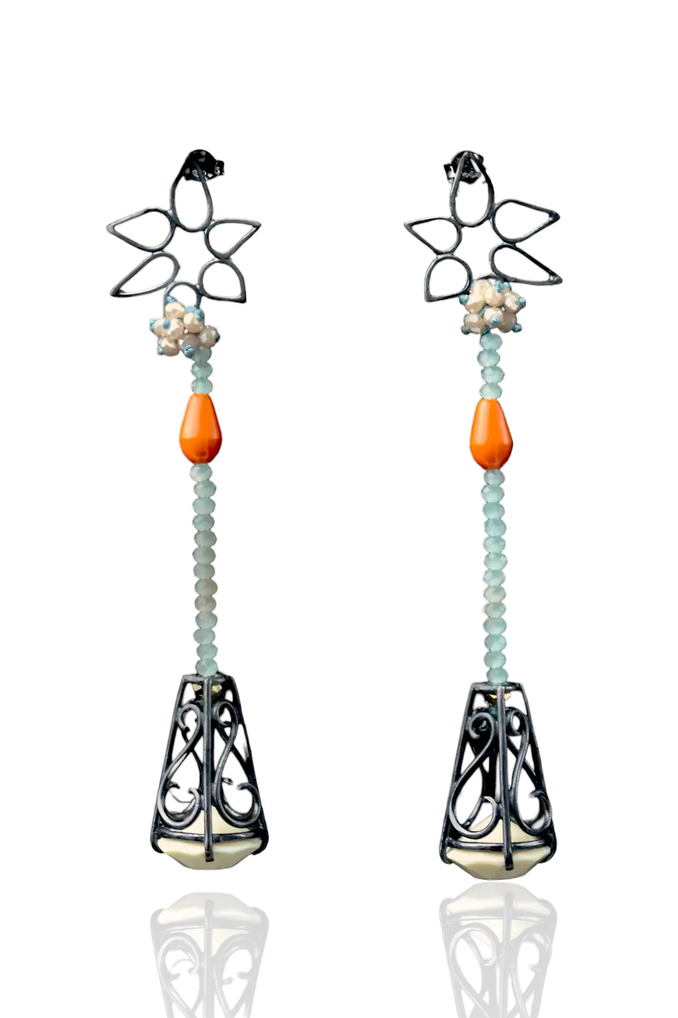 Handmade Jewellery | Black bronze earrings with glass elements and pearls main