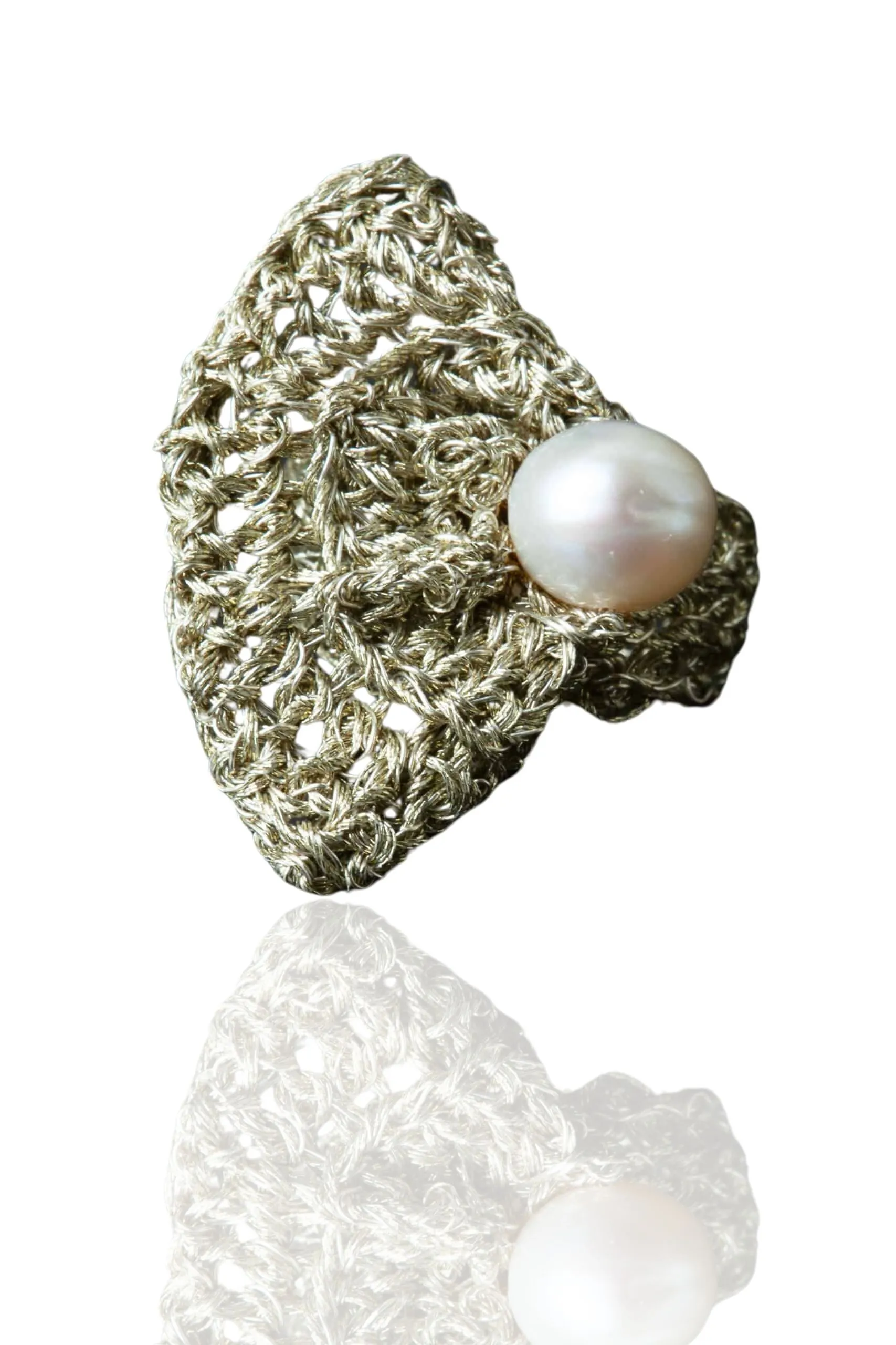 Handmade Jewellery | Crochet knit silver ring with pearl main