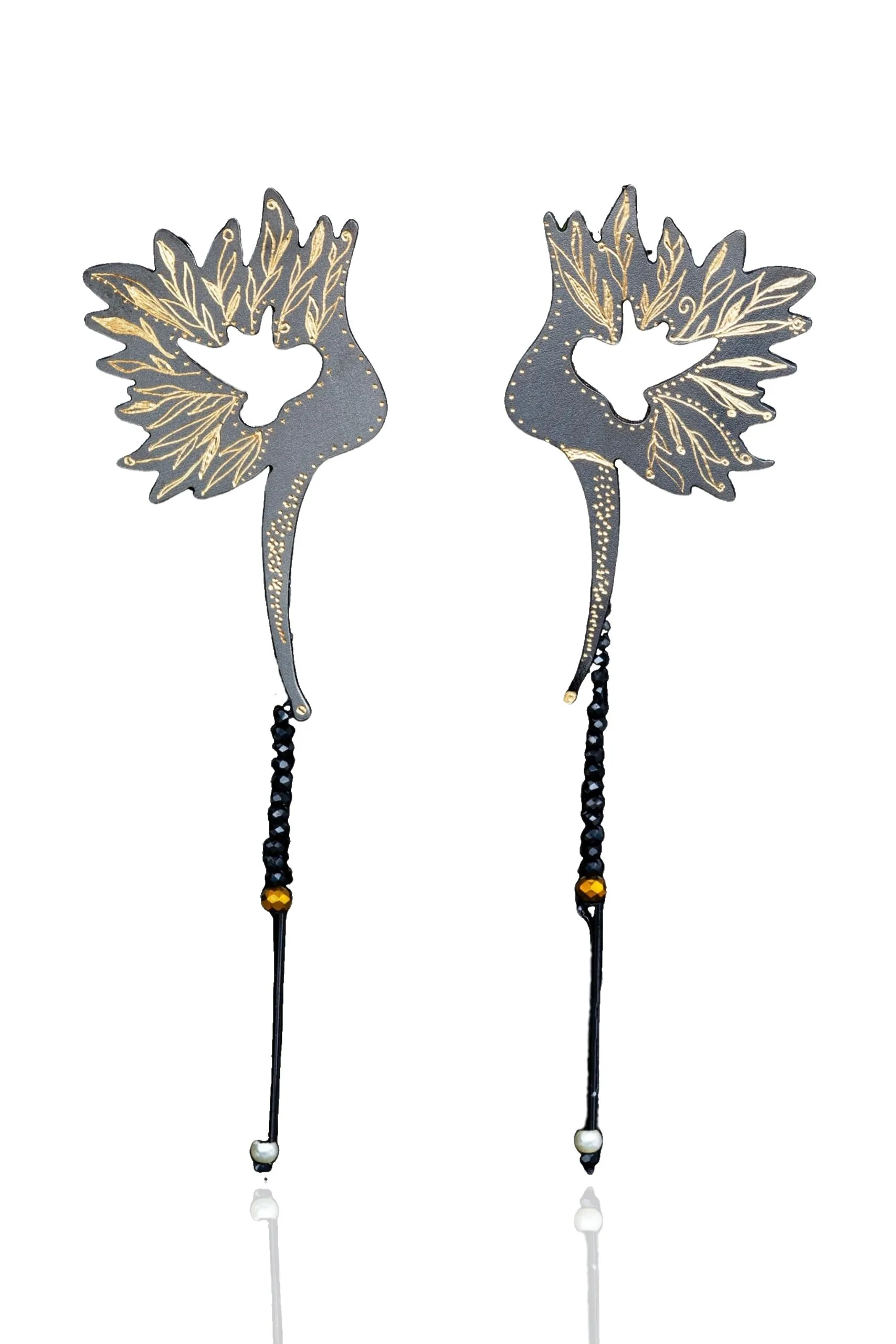 Handmade Jewellery | Bird engraved bronze earrings with onyx main