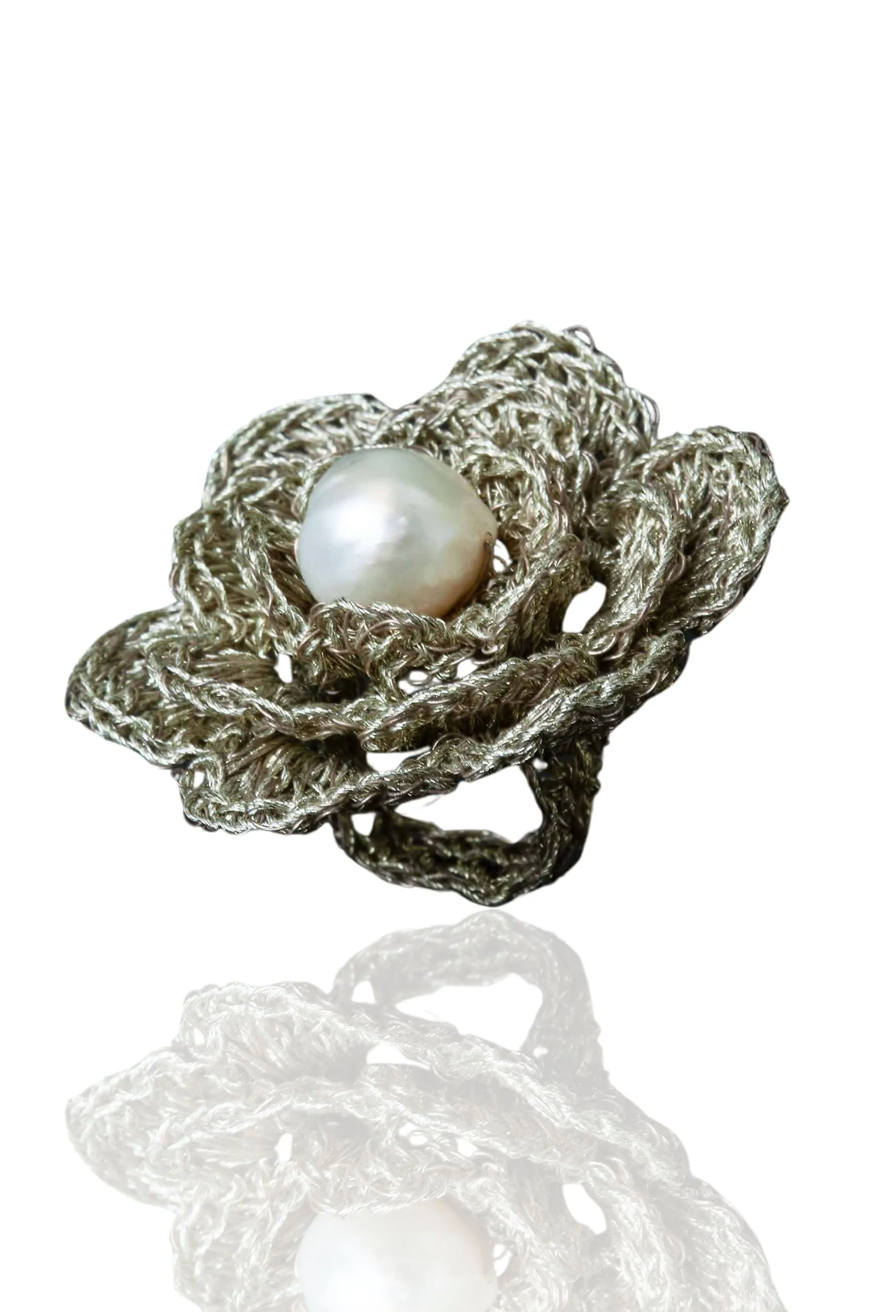 Crochet knit silver ring with pearls