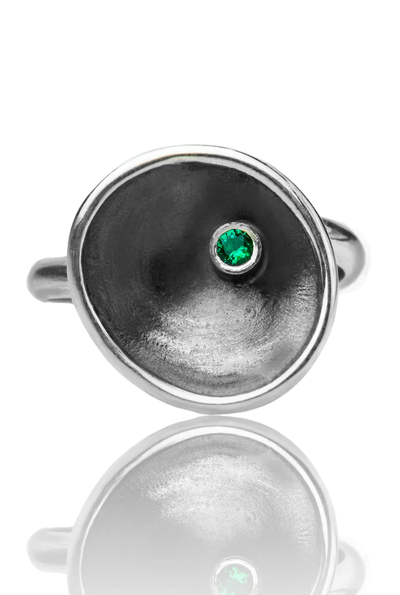 Handmade Jewellery | Round handmade oxidized silver ring with green agate gallery 1