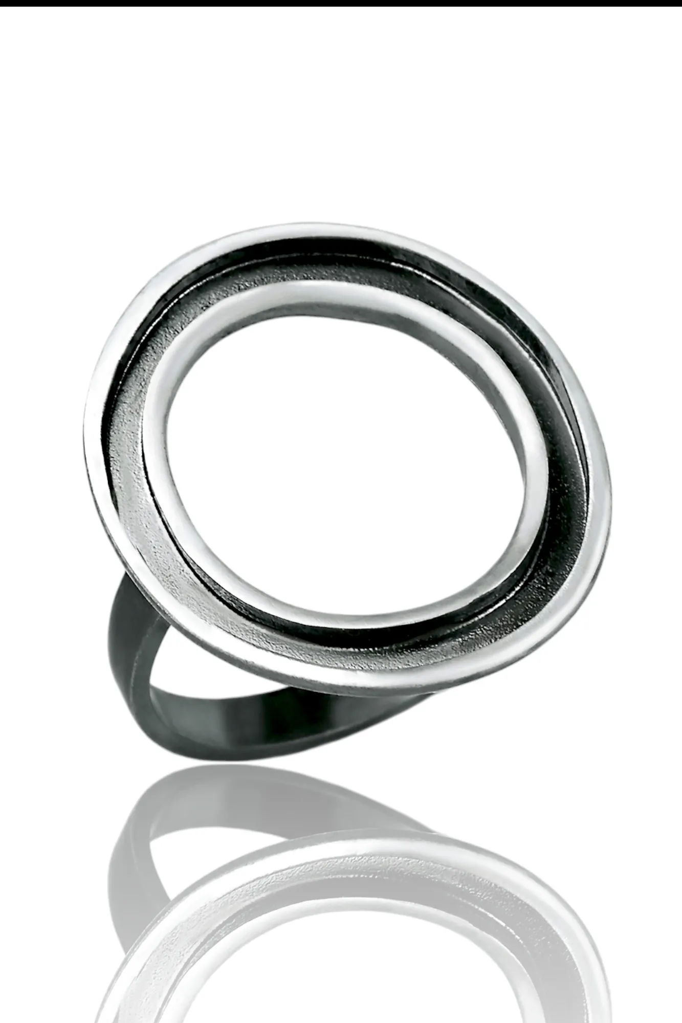 Handmade Jewellery | Minimal round handmade oxidized silver ring main