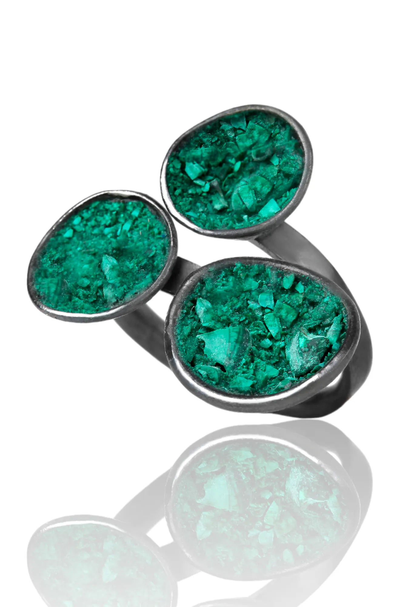 Handmade Jewellery | Oxidized handmade silver ring with shattered malachite gallery 1