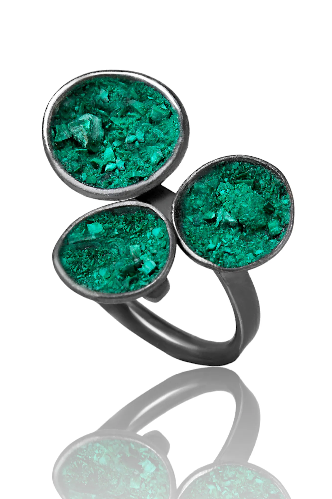 Handmade Jewellery | Oxidized handmade silver ring with shattered malachite main