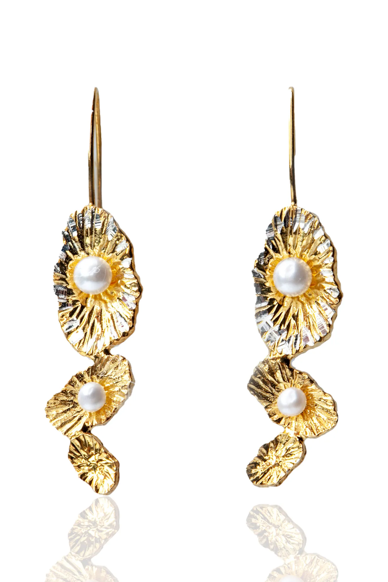 Handmade Jewellery | Gold plated silver earrings with pearls main