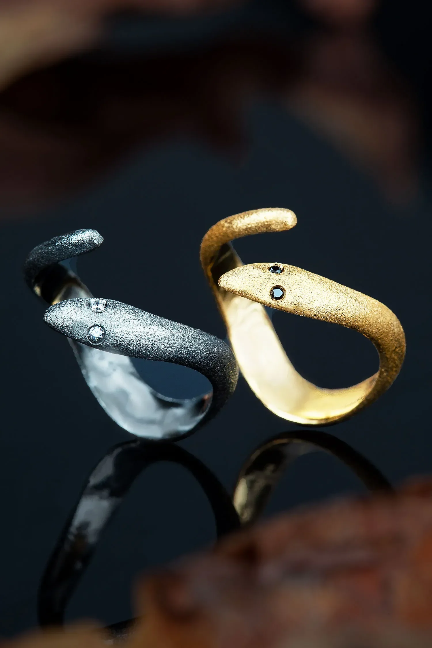 Handmade Jewellery | Snake black rhodium plated silver ring with zircon gallery 3