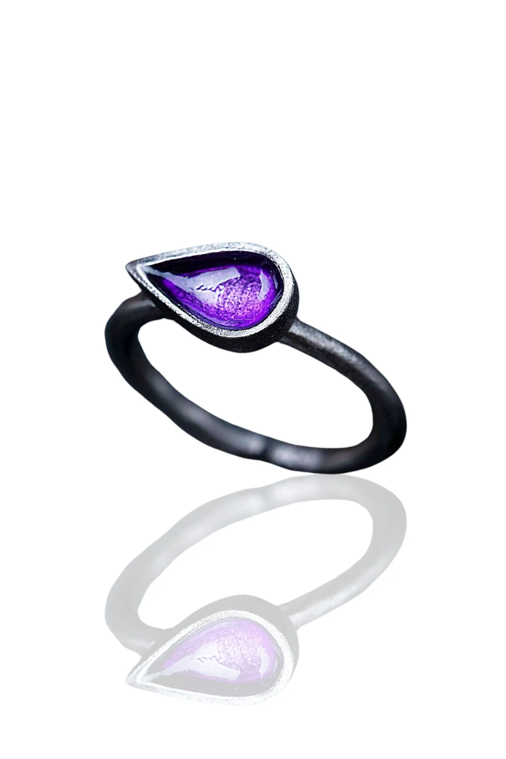 Drop handmade silver ring black plated with purple enamel