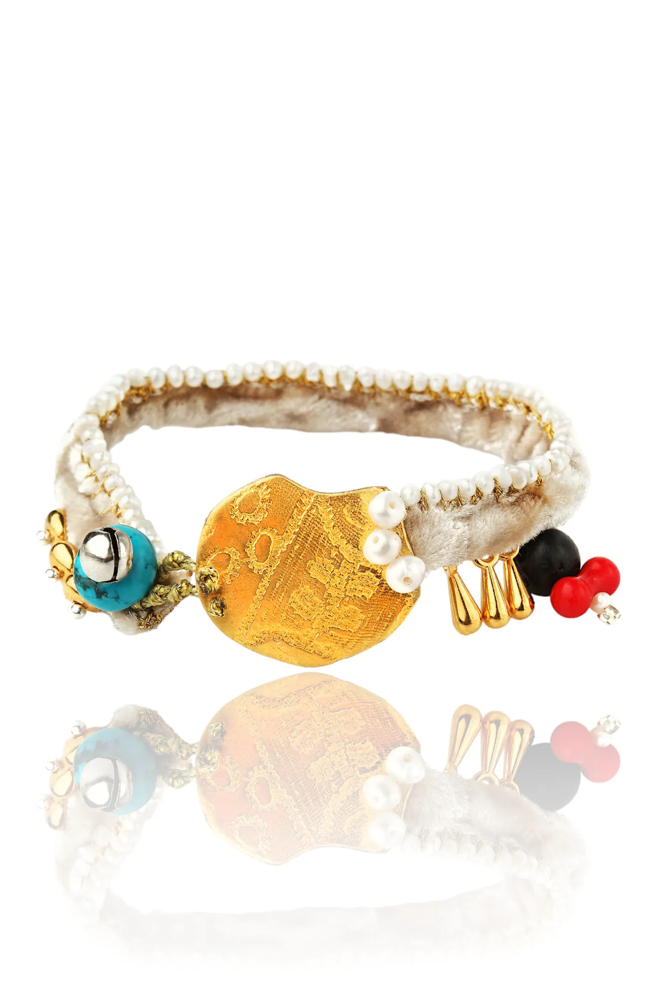 Handmade Jewellery | Gold plated silver bracelet with velvet and pearls gallery 2