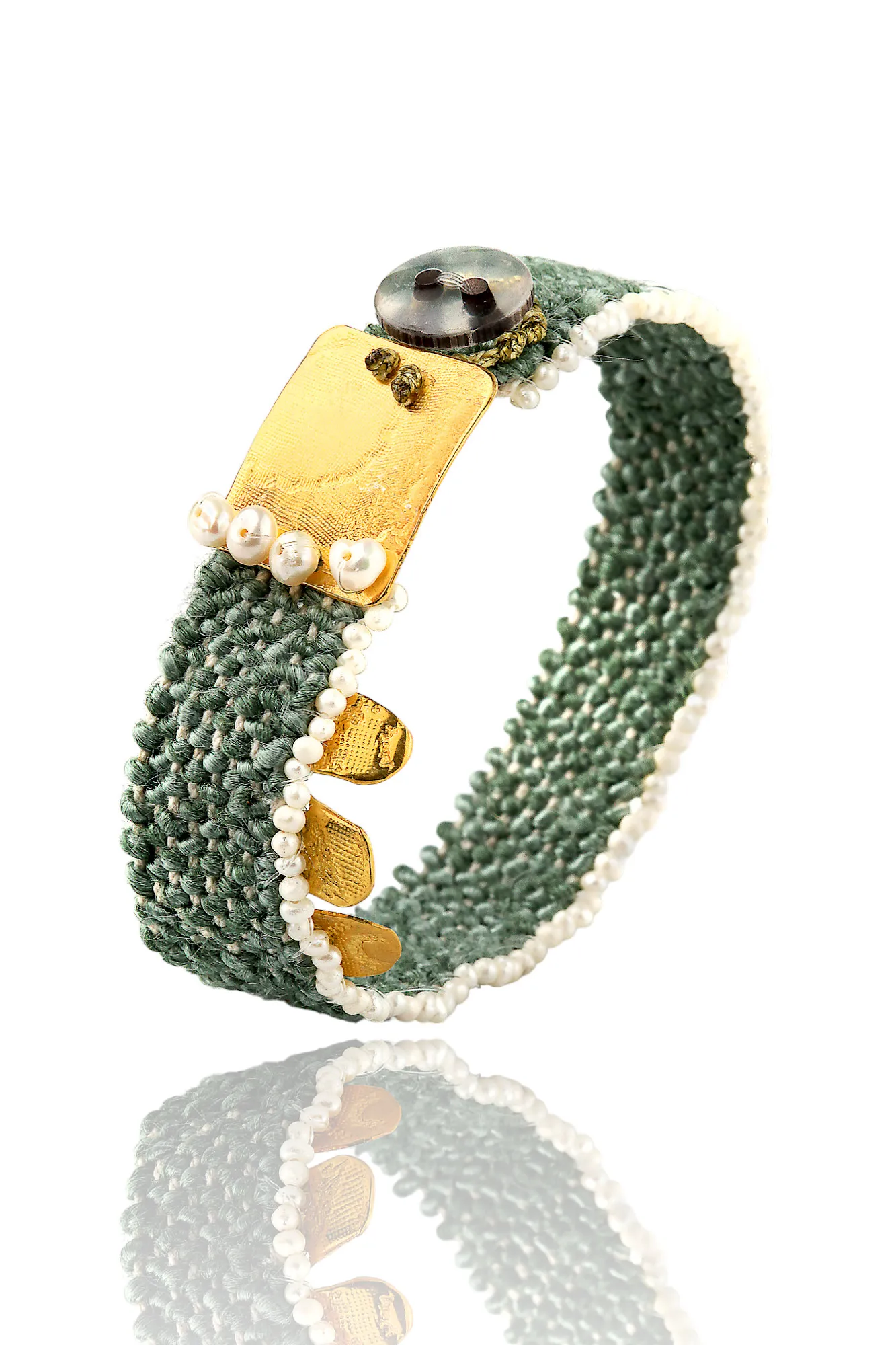 Handmade Jewellery | Woven green bracelet with gold plated silver and pearls main