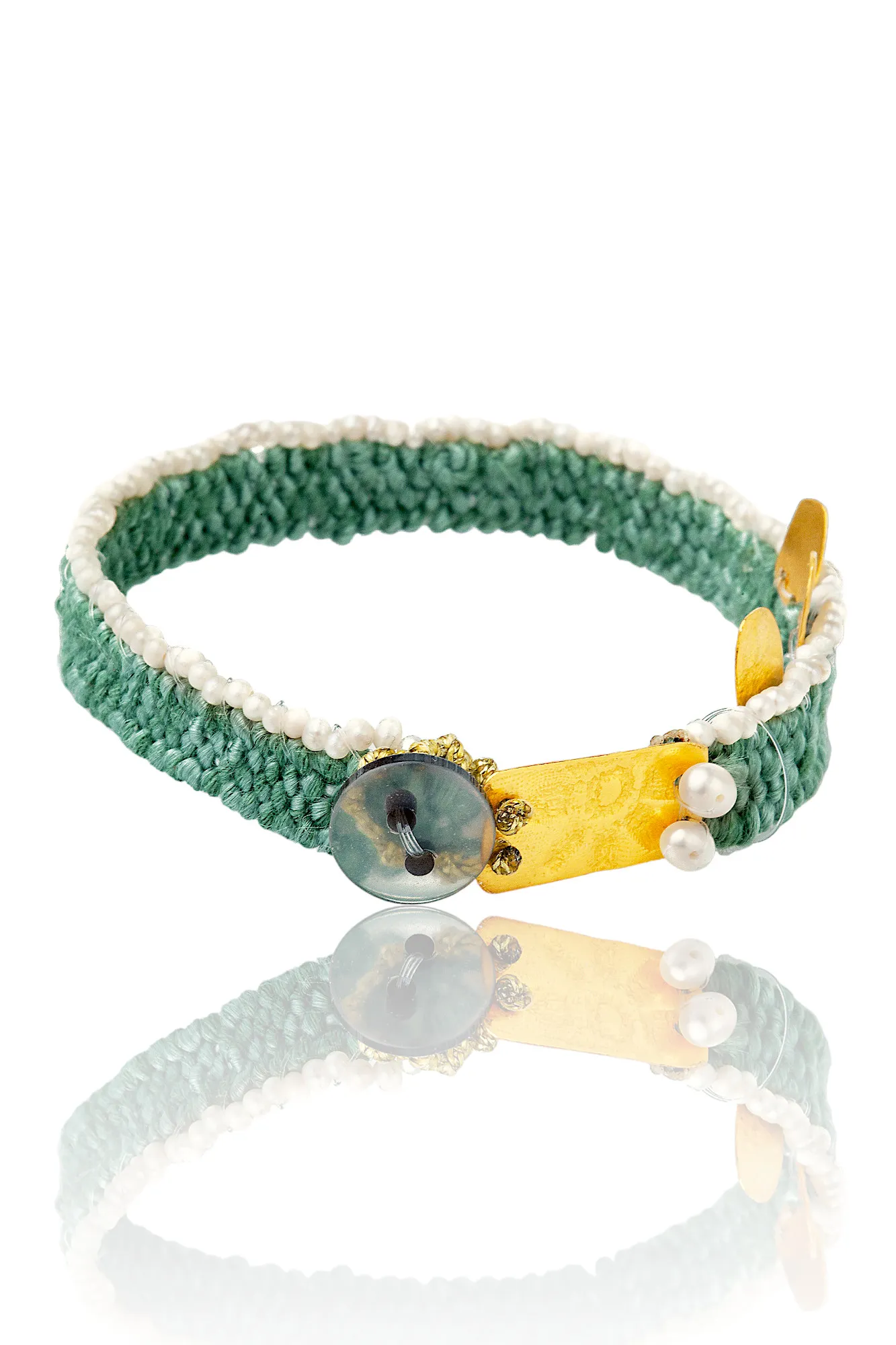 Handmade Jewellery | Woven green bracelet with gold plated silver and pearls gallery 1