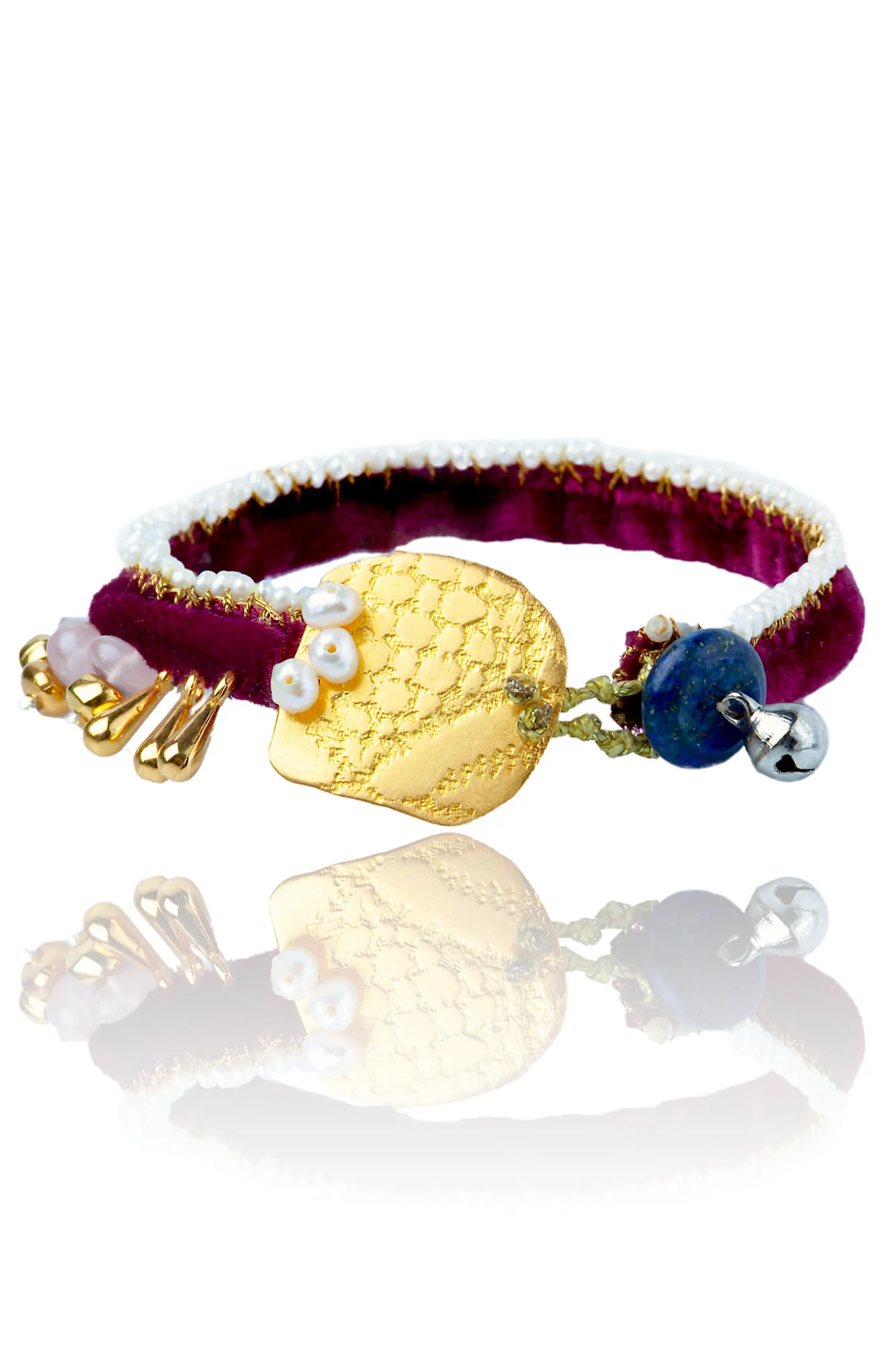 Burgundy gold plated silver bracelet with velvet and pearls